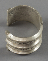 Navajo%20artist%2C%20%3Cb%3E%3Ci%3E%20Sandcast%20Bracelet%3C%2Fi%3E%3C%2Fb%3E%2C%20ca.%201950%2C%20silver%20and%20turquoise%2C%20The%20Elizabeth%20Cole%20Butler%20Collection%2C%20no%20known%20copyright%20restrictions%2C%202012.92.163